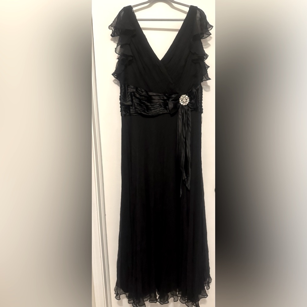 Tadashi Shoji Black Ruffled V-Neck Maxi Dress with Sash & Brooch